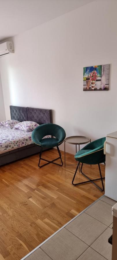 Naki Apartmani Podgorica Buitenkant foto