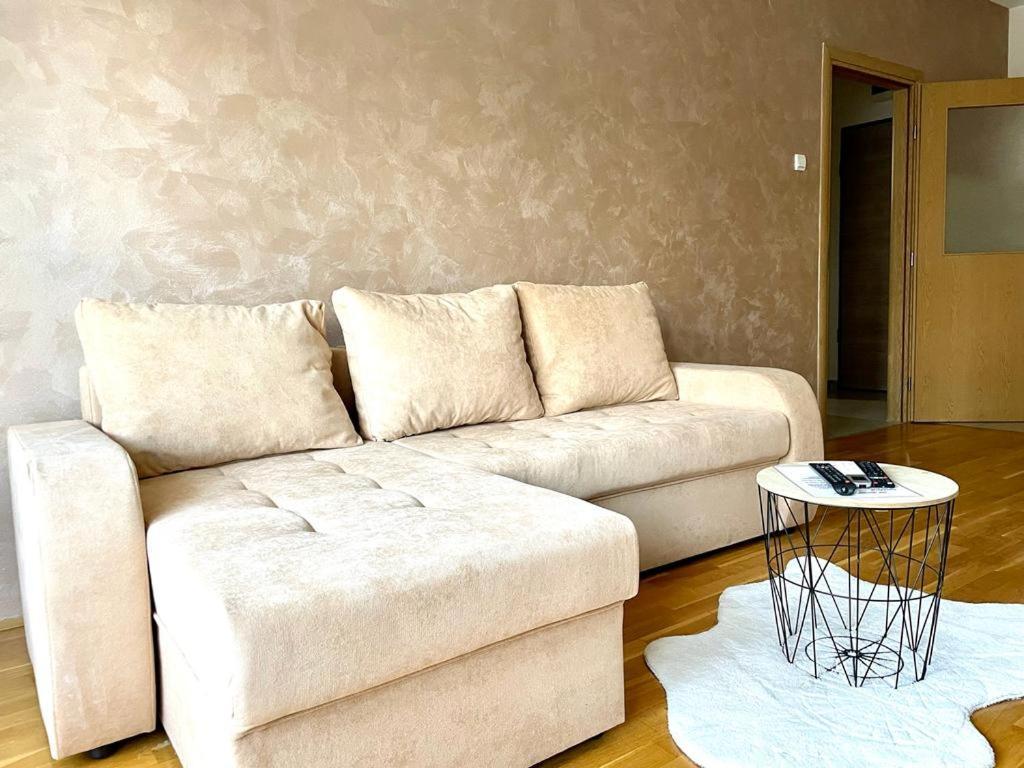 Naki Apartmani Podgorica Buitenkant foto
